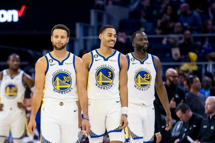 Golden State Warriors, com o trio Steph Curry, Jordan Poole e Draymond Green, estreia às 23h desta terça-feira (18) contra o Los Angeles Lakers - John Hefti-USA TODAY Sports/Reuters/Direitos Reservados